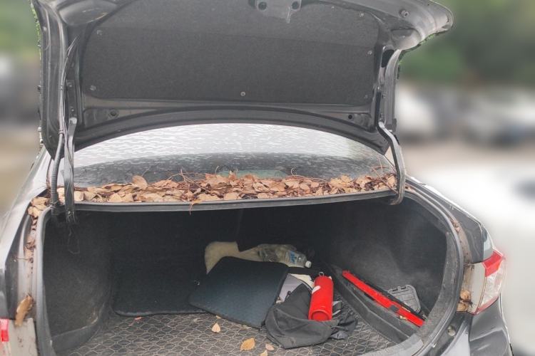 Used Toyota Corolla 2011 1.6L Manual GL Trunk