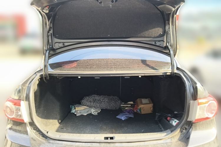 Used Toyota Corolla 2011 1.6L Automatic GL Trunk