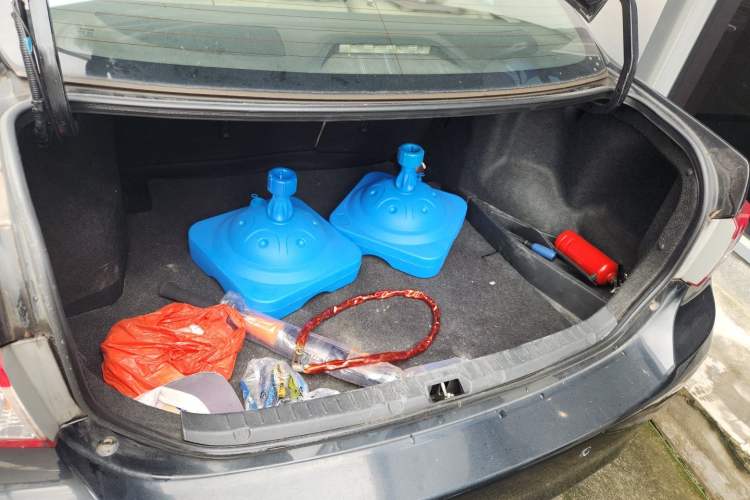Used Toyota Corolla 2011 1.6L Automatic GL Trunk