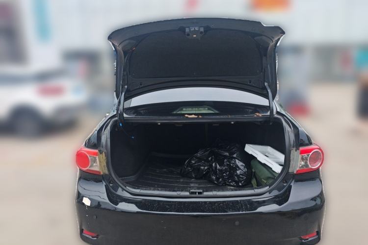 Used Toyota Corolla 2011 1.6L Automatic GL Trunk