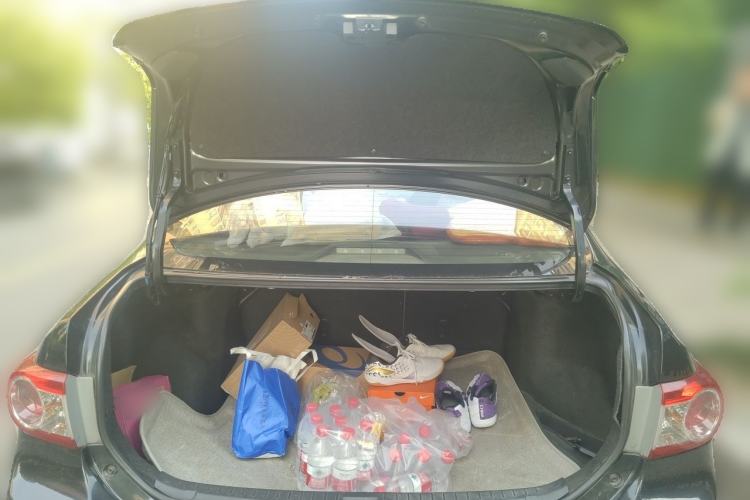 Used Toyota Corolla 2011 1.6L Automatic GL Trunk