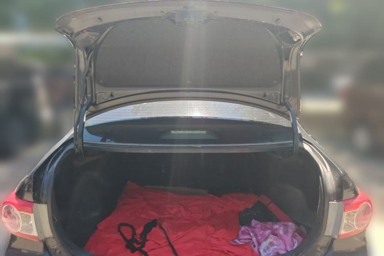 Used Toyota Corolla 2011 1.6L Automatic GL Trunk