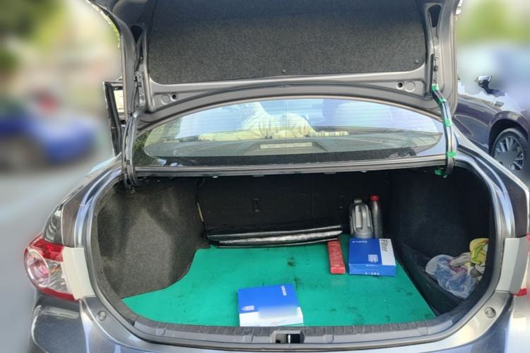 Used Toyota Corolla 2011 1.6L Automatic GL Trunk