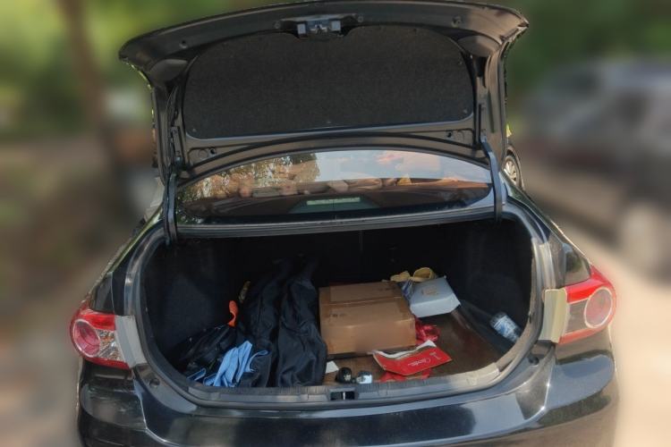 Used Toyota Corolla 2011 1.6L Automatic GL Trunk