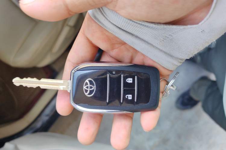 Used Toyota Corolla 2011 1.8L CVT GL-i Vehicle Key