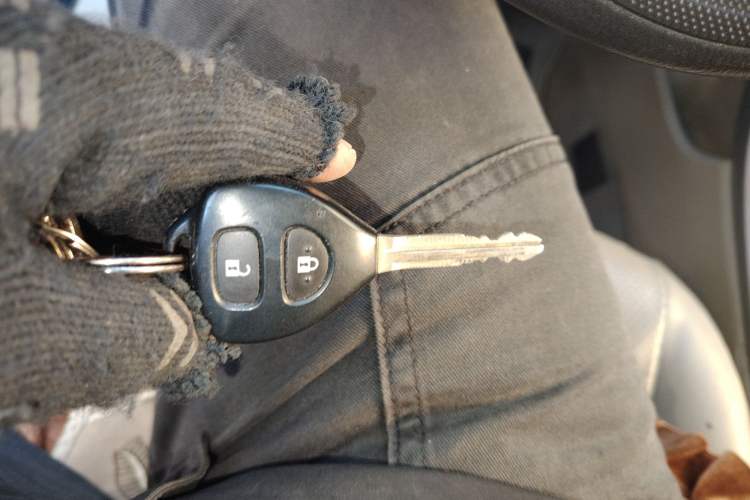 Used Toyota Corolla 2011 1.6L Automatic GL Sunroof Version Vehicle Key