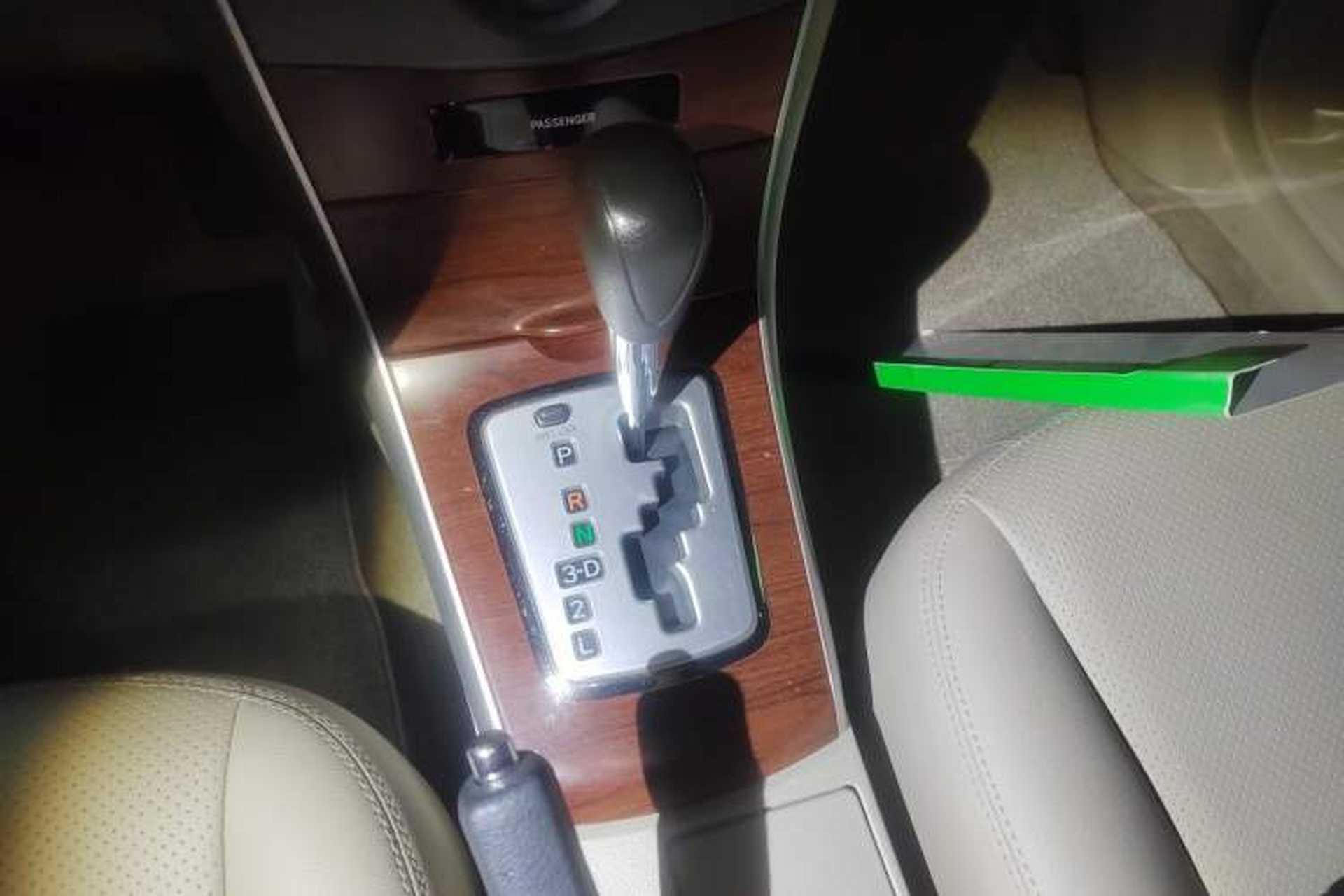 Used Toyota Corolla 2011 1.6L Automatic GL Gear Lever