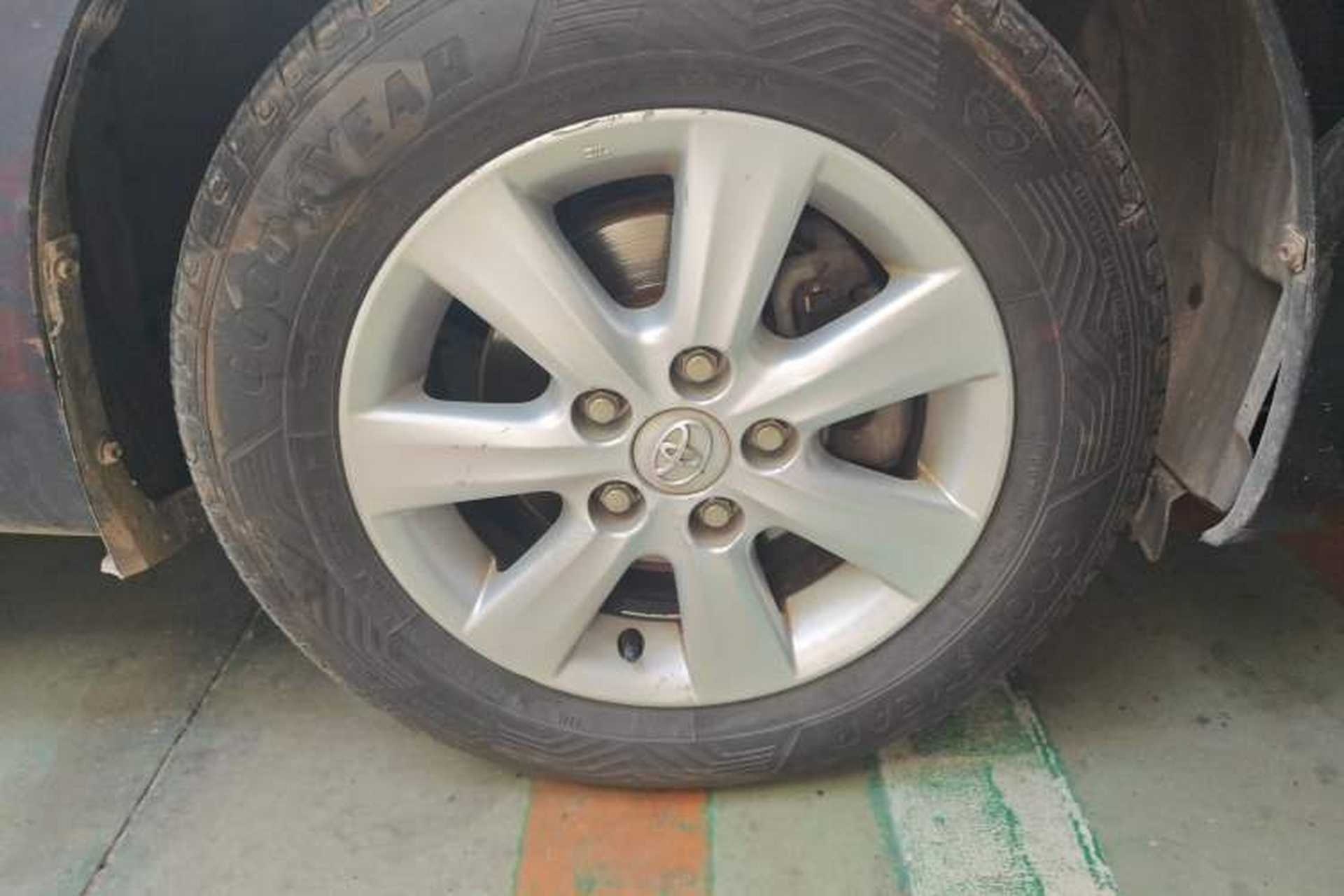 Used Toyota Corolla 2011 1.6L Manual GL Right Front Wheel Hub