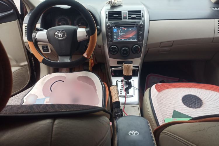 Used Toyota Corolla 2011 1.6L Automatic GL Center Console