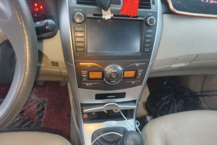 Used Toyota Corolla 2011 1.6L Manual GL Sunroof Edition Audio And AC Panel