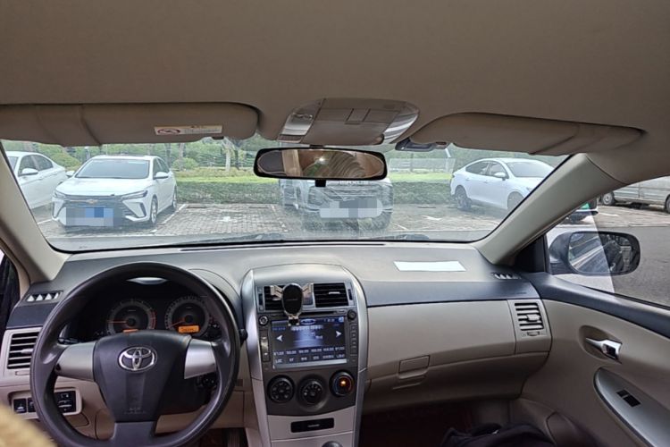 Used Toyota Corolla 2011 1.6L Manual GL Center Console
