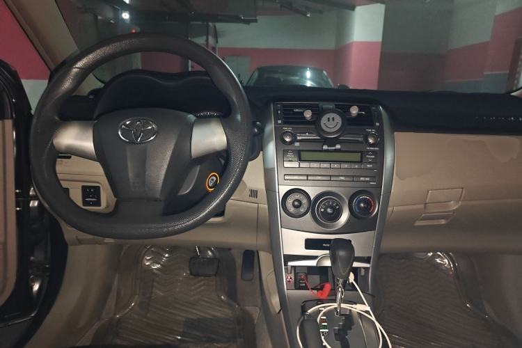 Used Toyota Corolla 2011 1.6L Automatic GL Center Console