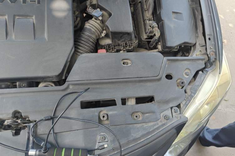 Used Toyota Corolla 2011 1.8L CVT GL-i Engine Bay Left