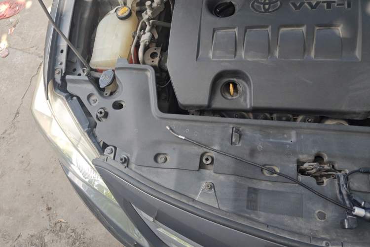 Used Toyota Corolla 2011 1.8L CVT GL-i Engine Bay Right