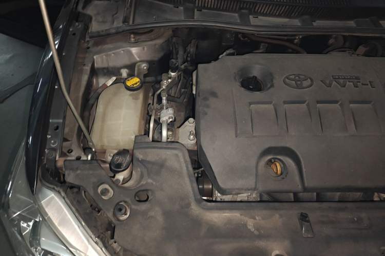 Used Toyota Corolla 2011 1.6L Automatic GL Engine Bay Right