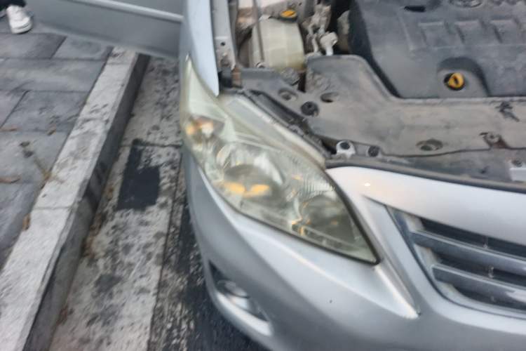 Used Toyota Corolla 2011 1.6L Manual GL Sunroof Edition Right Front Headlight