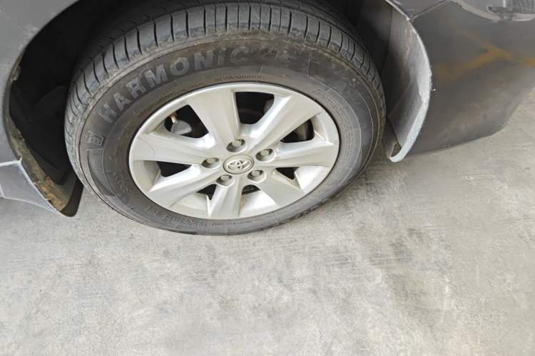 Used Toyota Corolla 2011 1.6L Automatic GL Right Front Wheel Hub
