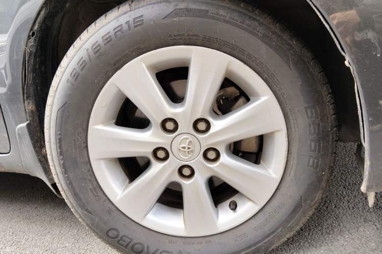 Used Toyota Corolla 2011 1.6L Automatic GL Right Front Wheel Hub