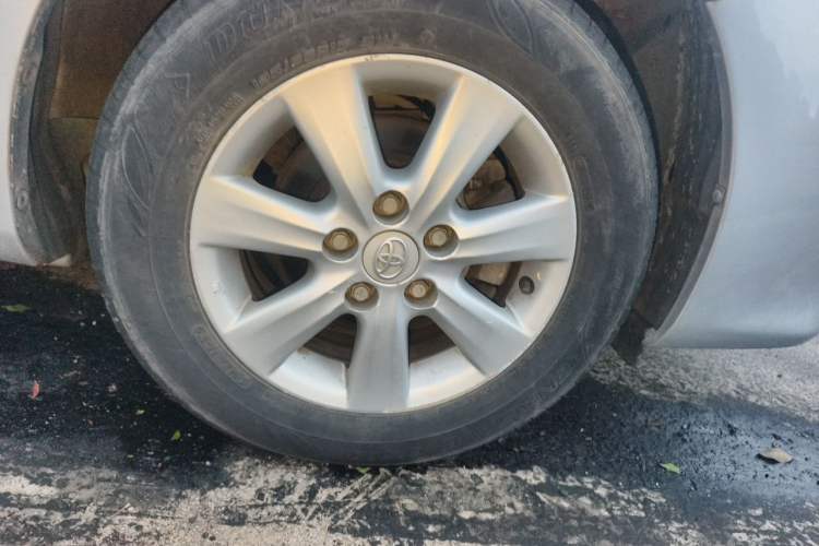 Used Toyota Corolla 2011 1.6L Manual GL Sunroof Edition Right Front Wheel Hub