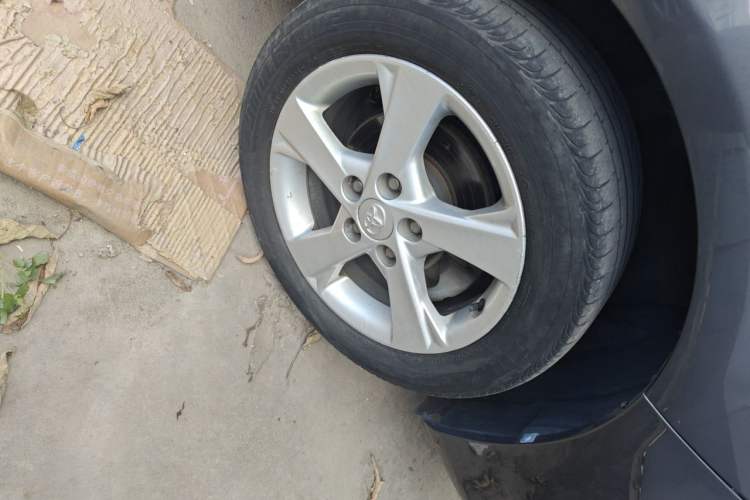 Used Toyota Corolla 2011 1.8L CVT GL-i Right Front Wheel Hub