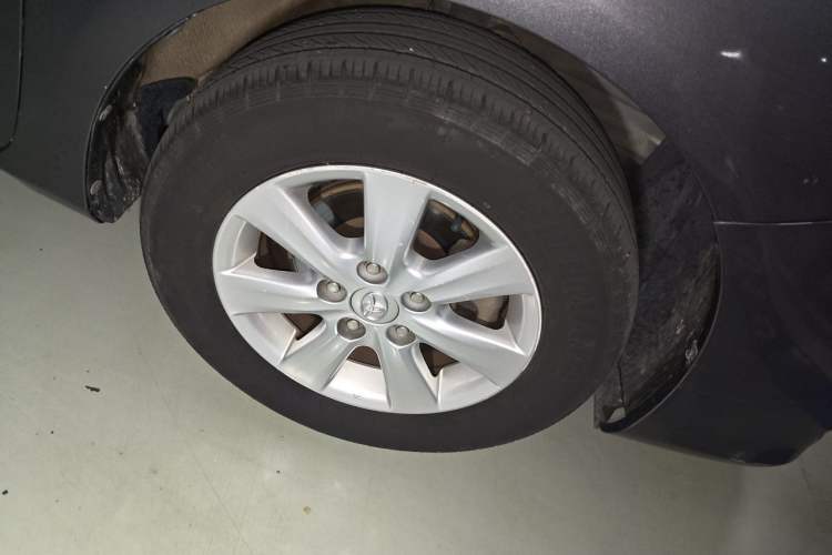 Used Toyota Corolla 2011 Edition Commemorative 1.6L Automatic GL Right Front Wheel Hub