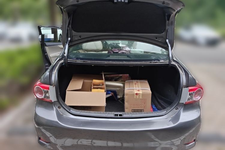 Used Toyota Corolla 2011 1.6L Manual GL Trunk