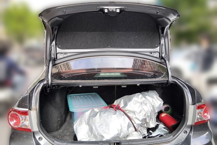 Used Toyota Corolla 2011 1.6L Automatic GL Trunk