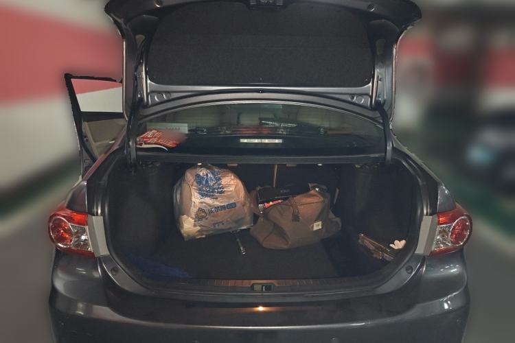 Used Toyota Corolla 2011 1.6L Automatic GL Trunk