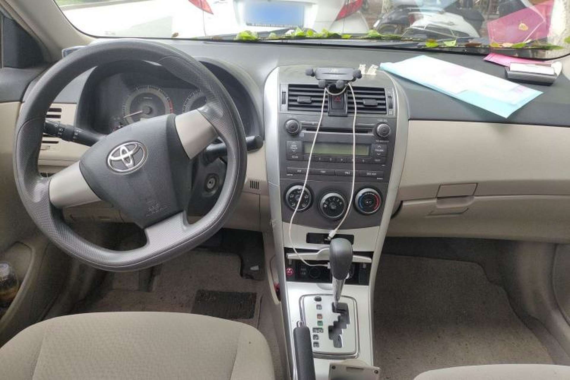 Used Toyota Corolla 2011 1.6L Automatic GL Center Console