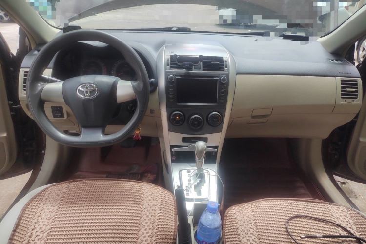 Used Toyota Corolla 2011 1.6L Automatic GL Center Console