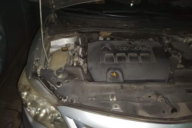 Used Toyota Corolla 2011 1.8L CVT GL-i Engine Bay Right