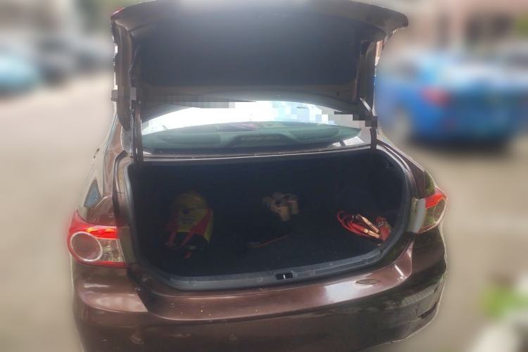Used Toyota Corolla 2011 1.6L Automatic GL Trunk