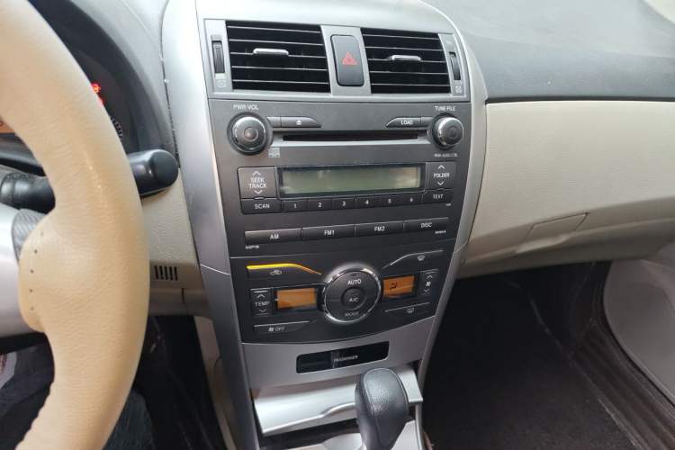 Used Toyota Corolla 2011 1.8L CVT GL-i Audio And AC Panel