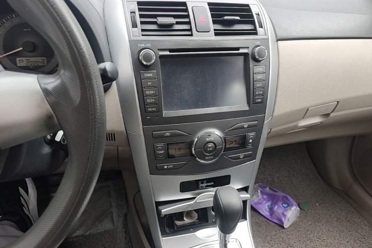 Used Toyota Corolla 2011 1.8L CVT GL-i Audio And AC Panel