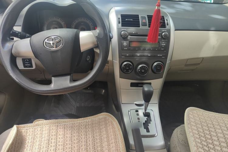 Used Toyota Corolla 2011 1.6L Automatic GL Center Console