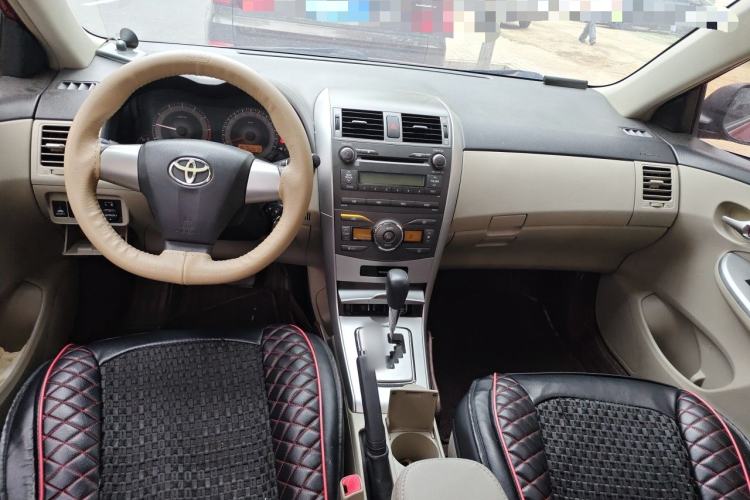 Used Toyota Corolla 2011 1.8L CVT GL-i Center Console