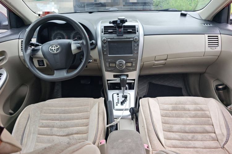 Used Toyota Corolla 2011 1.8L CVT GL-i Center Console