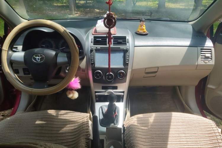 Used Toyota Corolla 2011 1.6L Manual GL Center Console