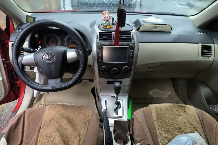 Used Toyota Corolla 2011 1.6L Automatic GL Center Console