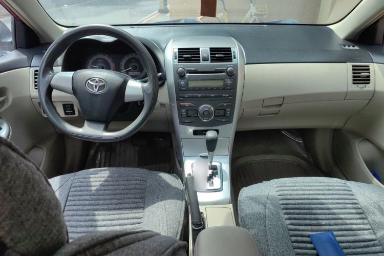Used Toyota Corolla 2011 1.6L Automatic GL Sunroof Version Center Console