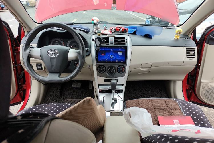Used Toyota Corolla 2011 1.6L Automatic GL Center Console