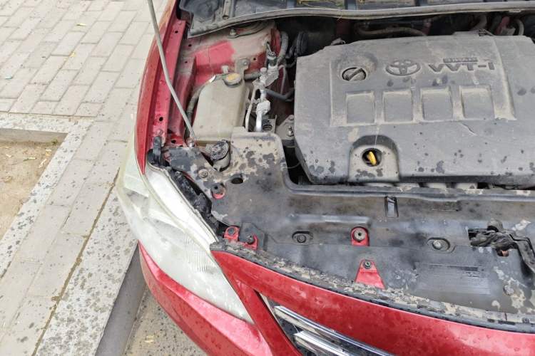 Used Toyota Corolla 2011 1.8L CVT GL-i Engine Bay Right