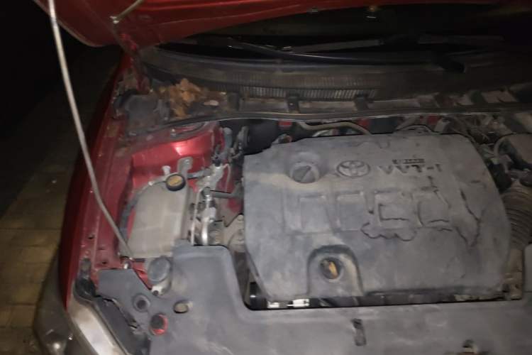 Used Toyota Corolla 2011 1.6L Automatic GL Sunroof Version Engine Bay Right