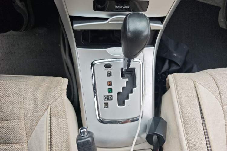 Used Toyota Corolla 2011 1.8L CVT GL-i Gear Lever