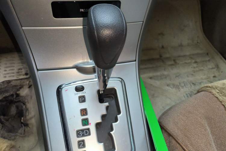 Used Toyota Corolla 2011 1.6L Automatic GL Gear Lever