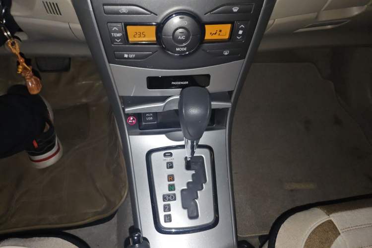 Used Toyota Corolla 2011 1.6L Automatic GL Sunroof Version Gear Lever