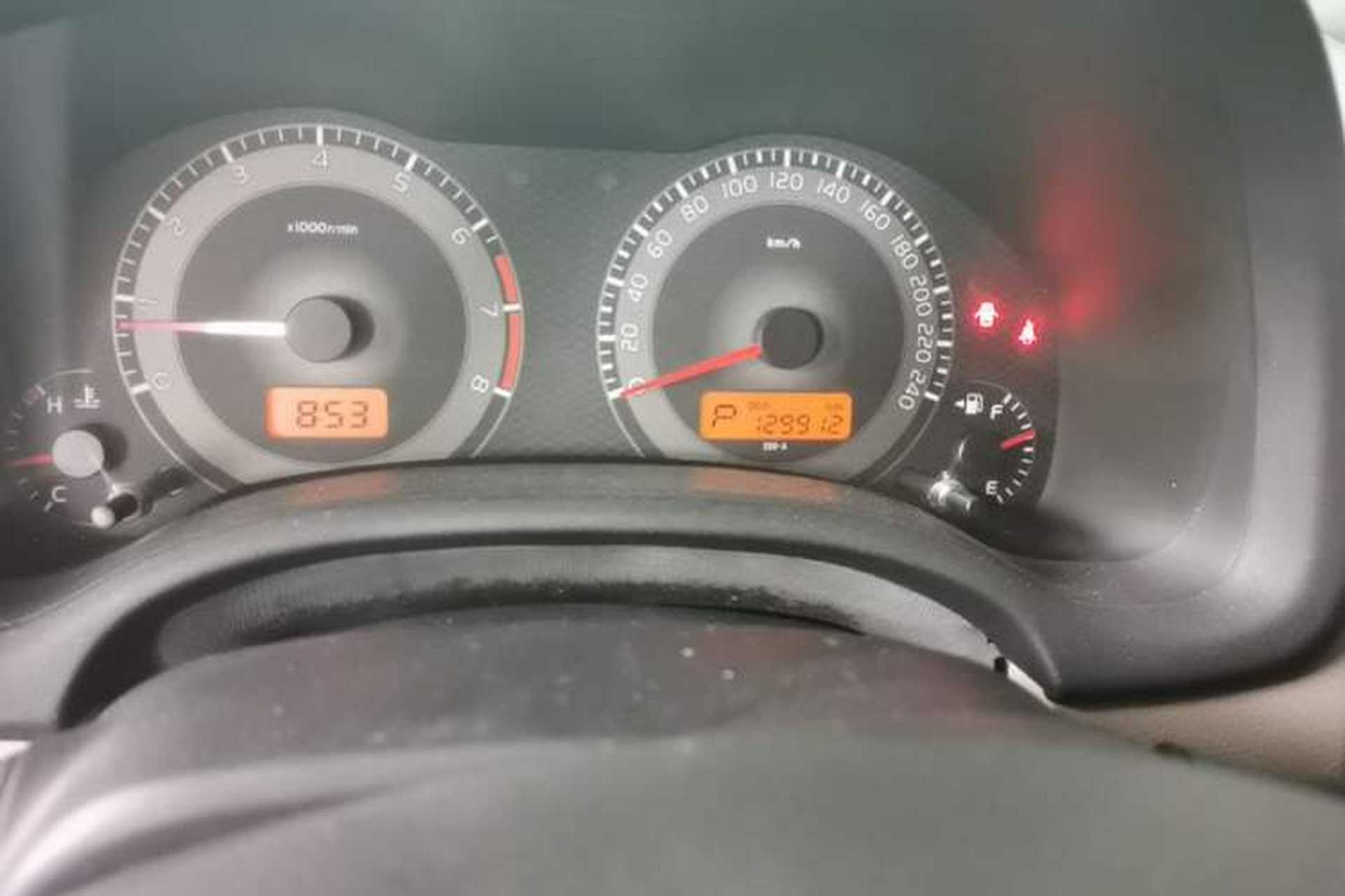 Used Toyota Corolla 2011 Edition Commemorative 1.6L Automatic GL Odometer Close Up
