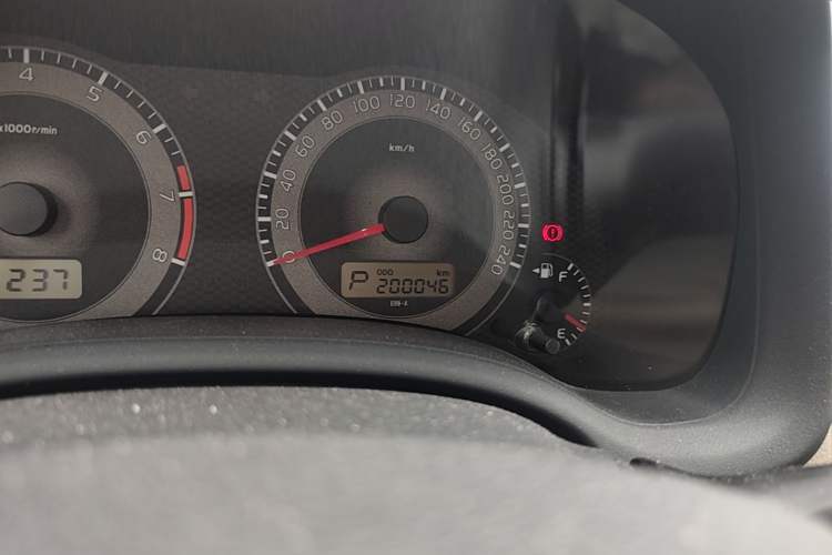 Used Toyota Corolla 2011 1.8L CVT GL-i Odometer Close Up