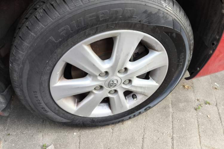 Used Toyota Corolla 2011 Edition Commemorative 1.6L Automatic GL Right Front Wheel Hub