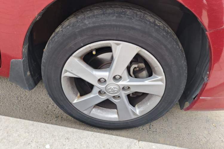 Used Toyota Corolla 2011 1.8L CVT GL-i Right Front Wheel Hub